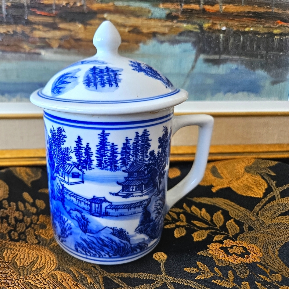 Vintage Blue and white Chinese tea cup made by Jingdezhen